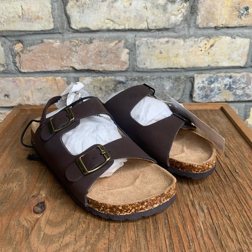 Jumping Bean Revolve Sandals